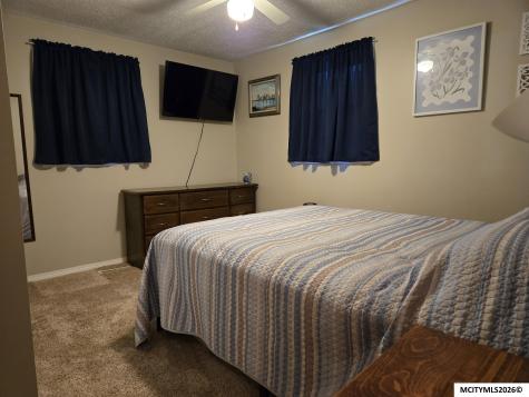 1006 N Taylor Mason City IA 50401
