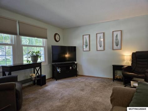 1006 N Taylor Mason City IA 50401