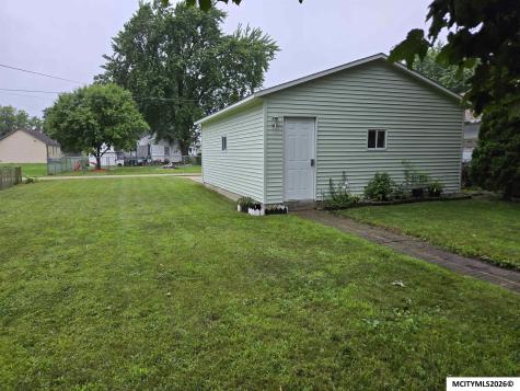 1006 N Taylor Mason City IA 50401