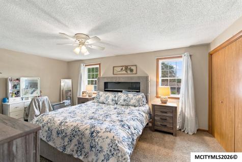 109 Lakeview Drive Mason City IA 50401