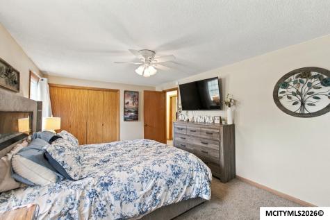 109 Lakeview Drive Mason City IA 50401