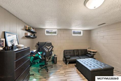 109 Lakeview Drive Mason City IA 50401