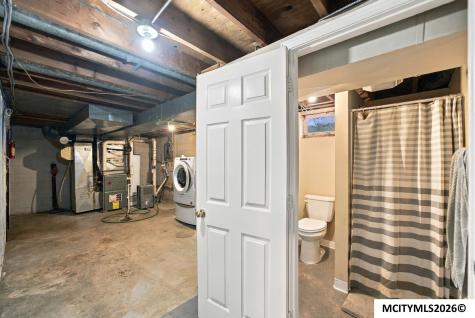 109 Lakeview Drive Mason City IA 50401