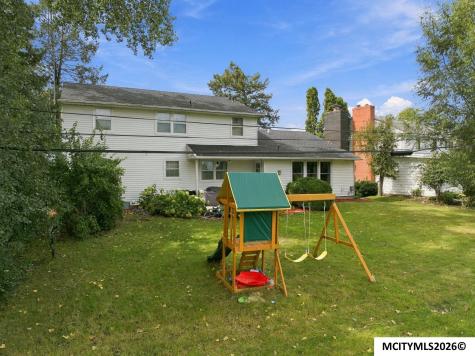 109 Lakeview Drive Mason City IA 50401