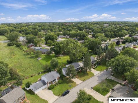 109 Lakeview Drive Mason City IA 50401