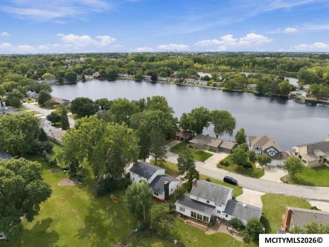 109 Lakeview Drive Mason City IA 50401