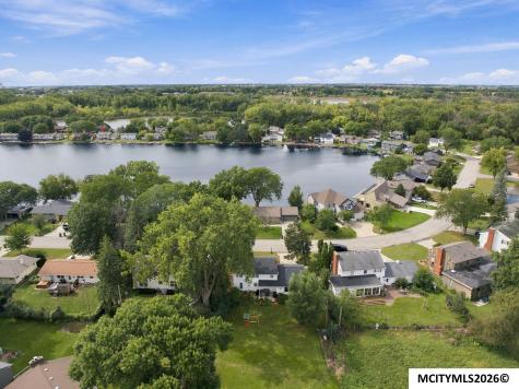 109 Lakeview Drive Mason City IA 50401