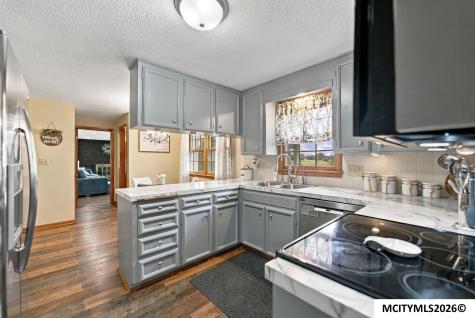 109 Lakeview Drive Mason City IA 50401