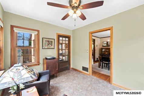 23 S Virginia Mason City IA 50401