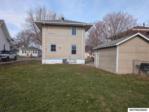 7 S Louisiana Mason City IA 50401