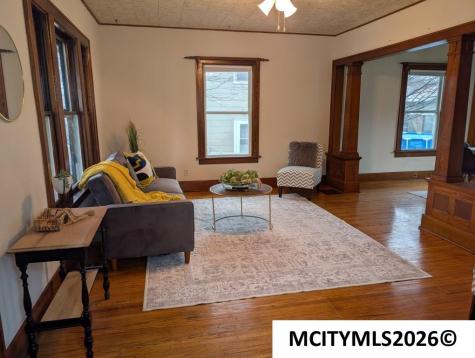 7 S Louisiana Mason City IA 50401