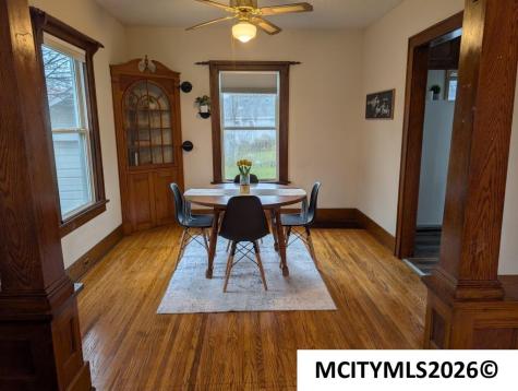 7 S Louisiana Mason City IA 50401