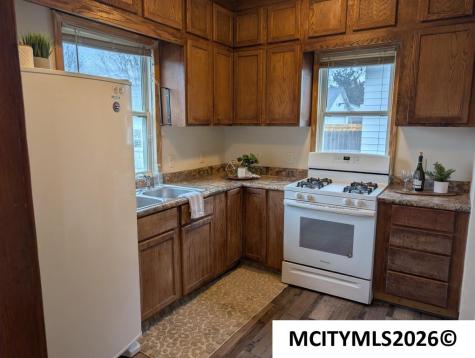 7 S Louisiana Mason City IA 50401