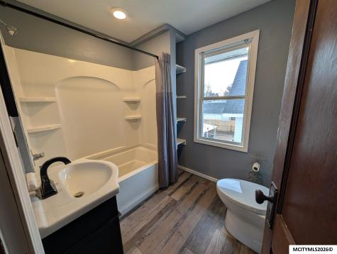 7 S Louisiana Mason City IA 50401