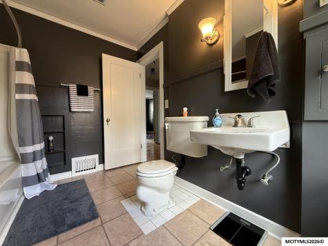 115 S Kentucky Mason City IA 50401