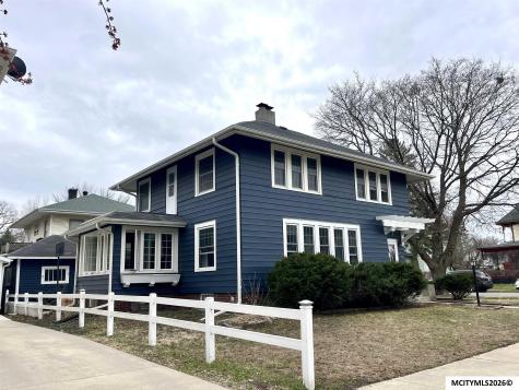 233 7th NW Mason City IA 50401