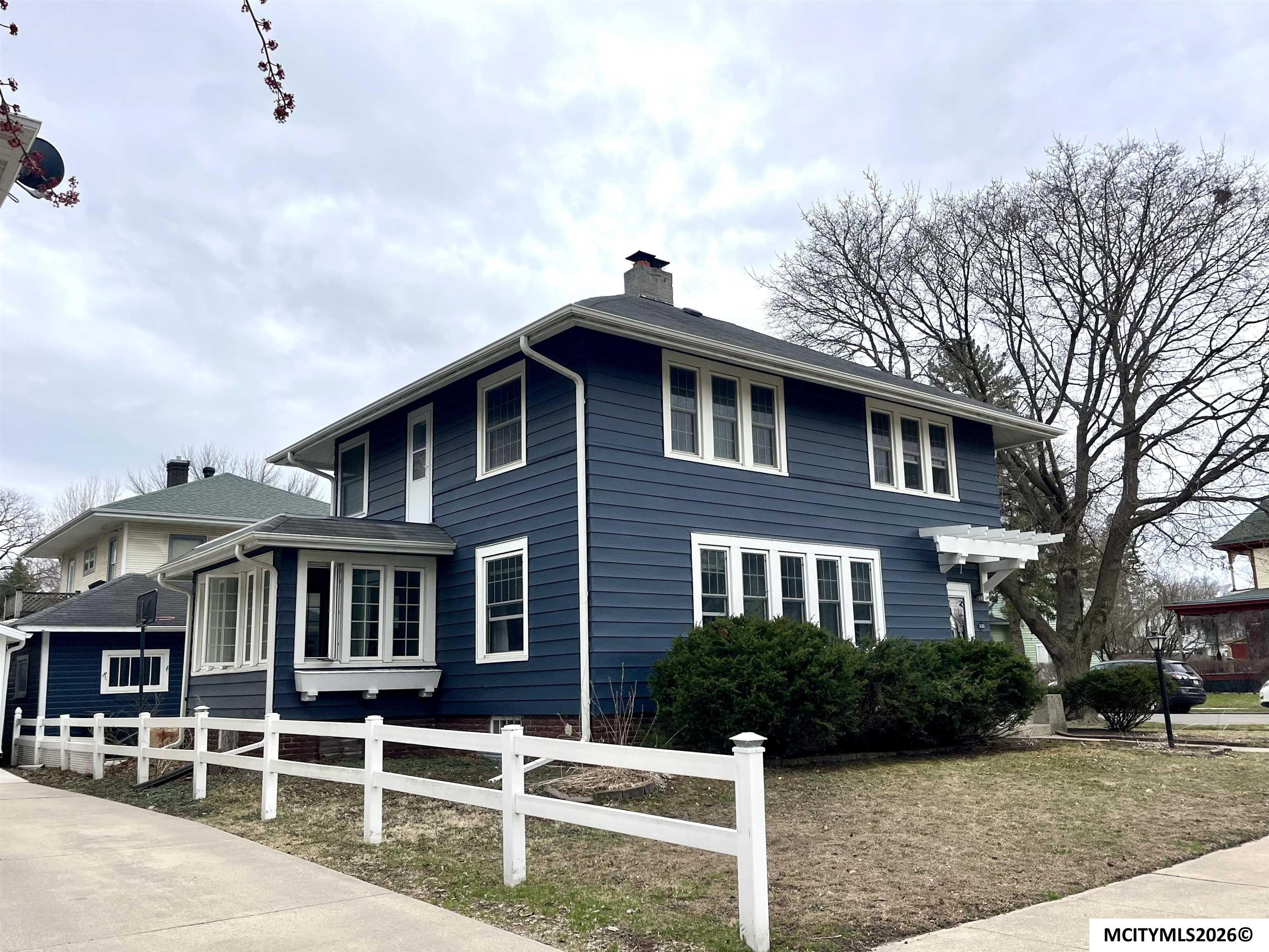 233 7th NW Mason City IA 50401