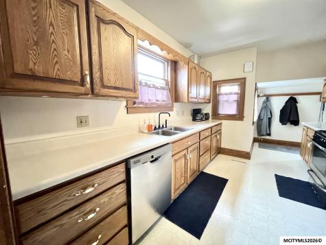 233 7th NW Mason City IA 50401