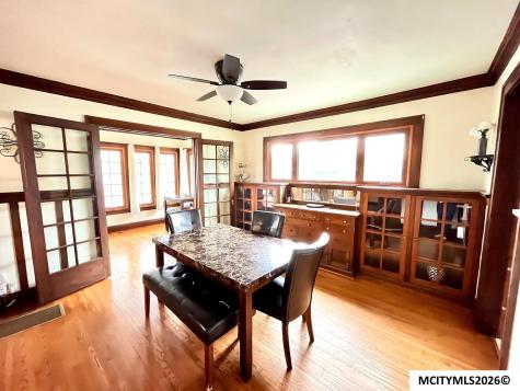 233 7th NW Mason City IA 50401
