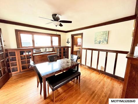 233 7th NW Mason City IA 50401