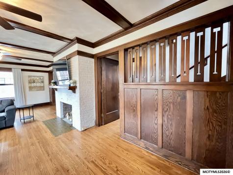 233 7th NW Mason City IA 50401