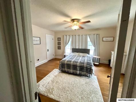 233 7th NW Mason City IA 50401
