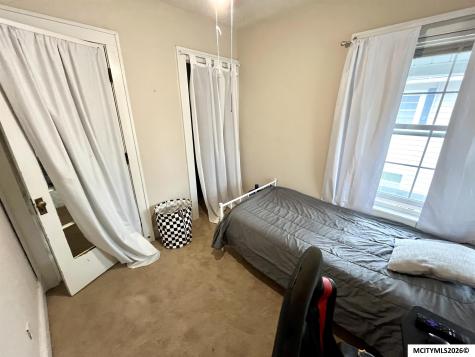 233 7th NW Mason City IA 50401