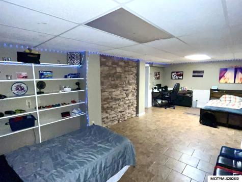 233 7th NW Mason City IA 50401