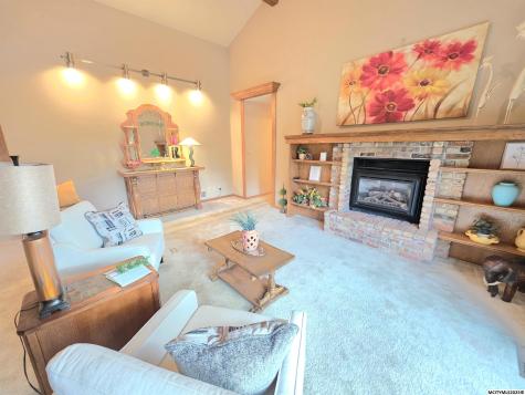 925 Briarstone Drive Mason City IA 50401