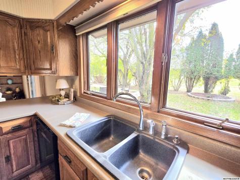 925 Briarstone Drive Mason City IA 50401