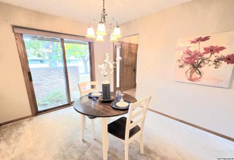 925 Briarstone Drive Mason City IA 50401