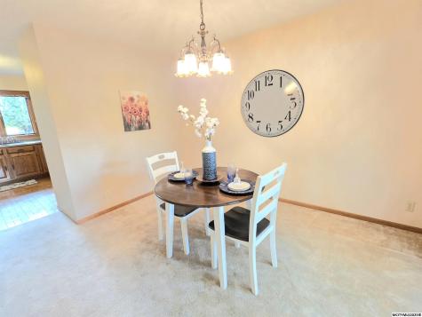 925 Briarstone Drive Mason City IA 50401