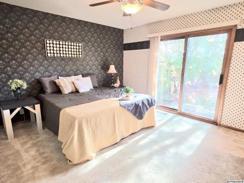 925 Briarstone Drive Mason City IA 50401