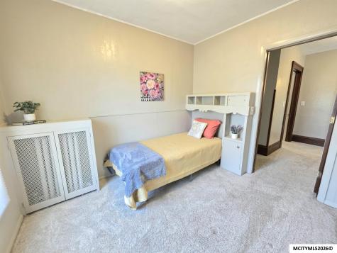 213 10th Street NW Mason City IA 50401
