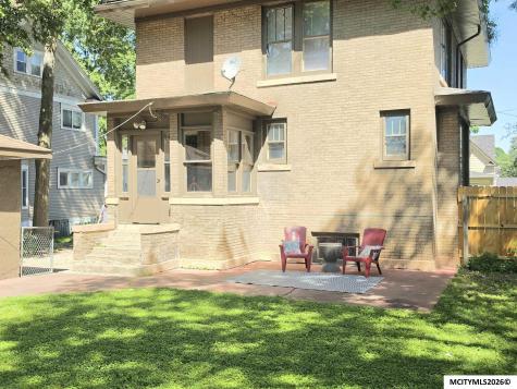 213 10th Street NW Mason City IA 50401