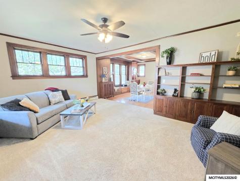 213 10th Street NW Mason City IA 50401