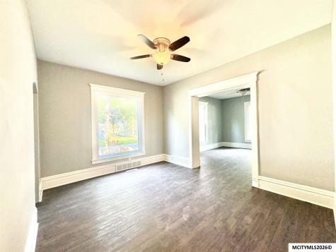 325 NW 1st Street Mason City IA 50401
