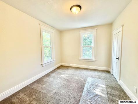 325 NW 1st Street Mason City IA 50401