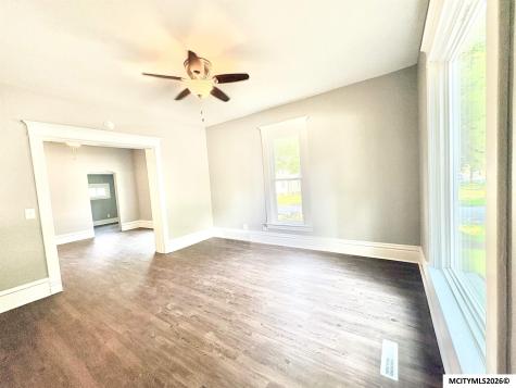 325 NW 1st Street Mason City IA 50401