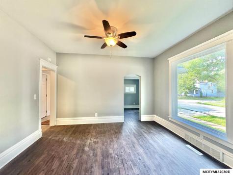 325 NW 1st Street Mason City IA 50401