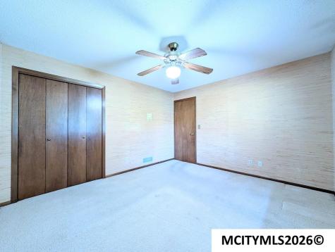 2 Quarry Road Mason City IA 50401
