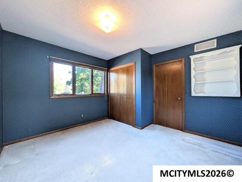2 Quarry Road Mason City IA 50401