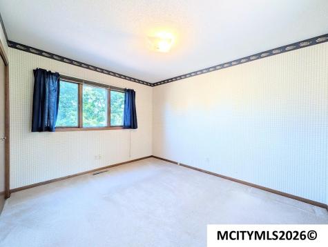 2 Quarry Road Mason City IA 50401