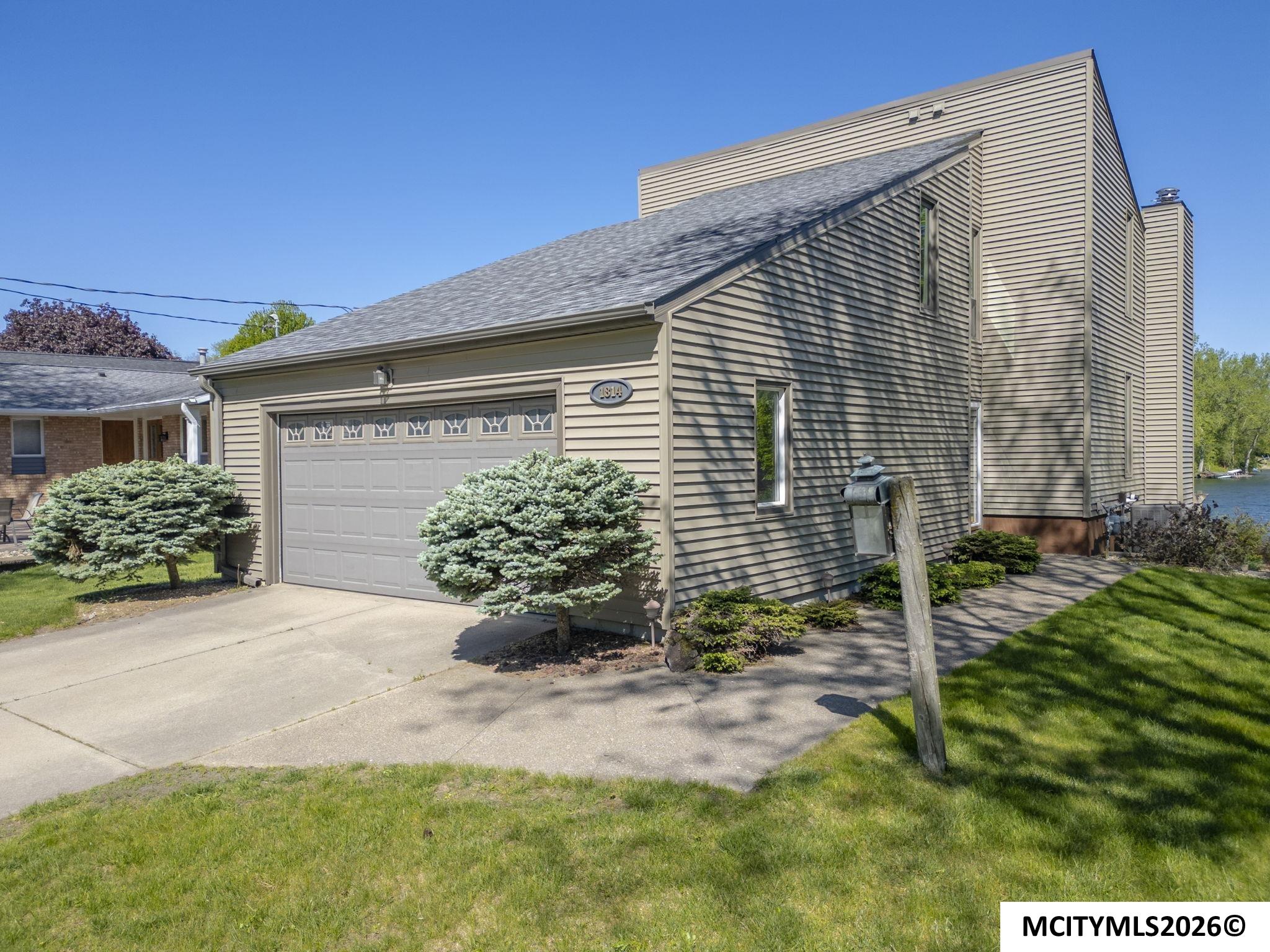 1814 Springview Drive Mason City IA 50401