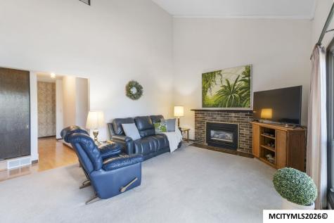 1814 Springview Drive Mason City IA 50401
