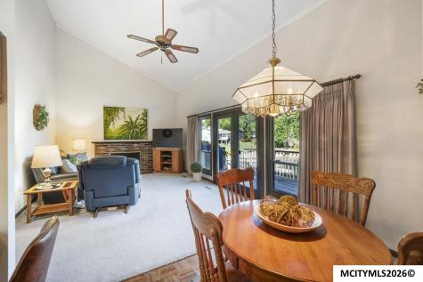 1814 Springview Drive Mason City IA 50401