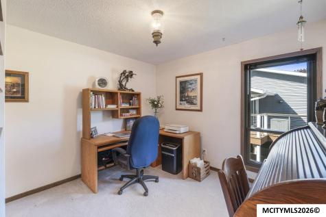 1814 Springview Drive Mason City IA 50401
