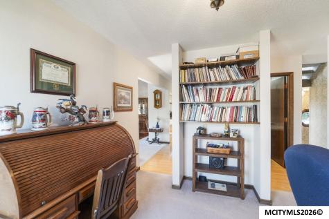 1814 Springview Drive Mason City IA 50401