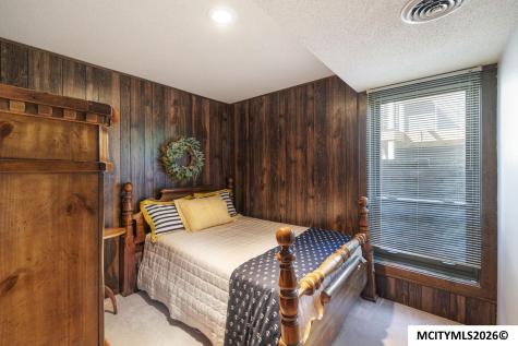 1814 Springview Drive Mason City IA 50401