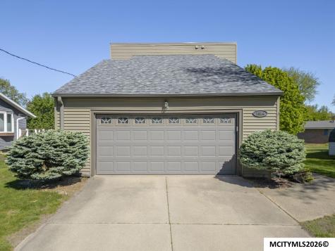 1814 Springview Drive Mason City IA 50401